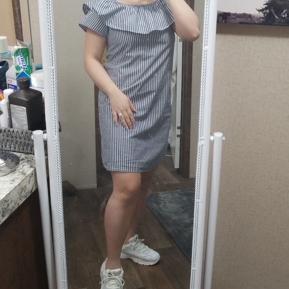 Dress - Picture 4 of 4